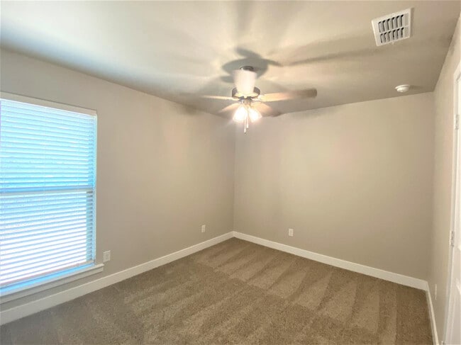 Photo - 13806 Avenue Q