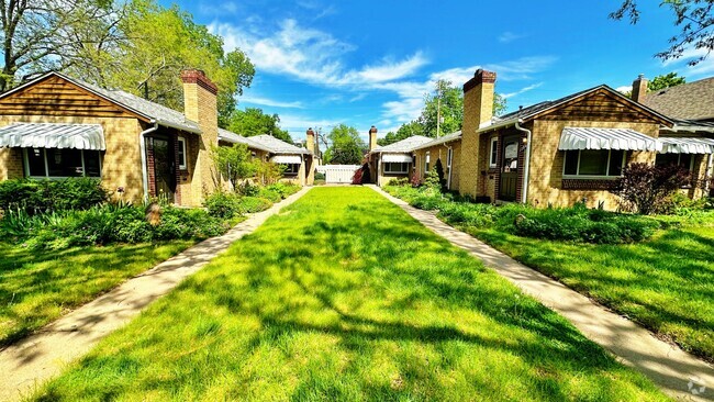 Building Photo - Lovely Mid Century 2 Bed 1 Bath Courtyard ... Rental