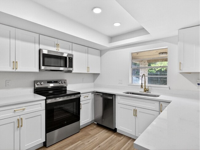 Photo - 709 Brookview Dr