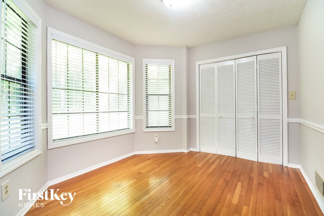 Photo - 140 Brookfield Dr