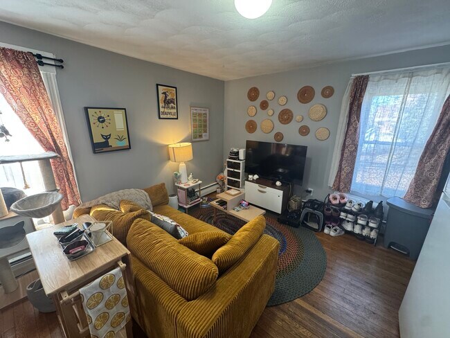 Photo - 639 Somerville Ave Unidad 1