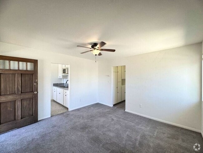 Building Photo - 3934 Third Ave Unit #4 Rental