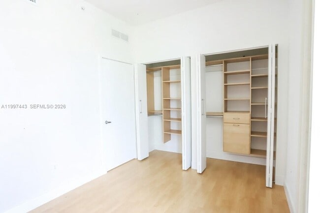 Photo - 350 NE 24th St Unidad 601