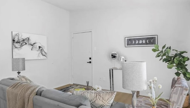 Photo - 2627 Douglas Ave Unit 2840.2