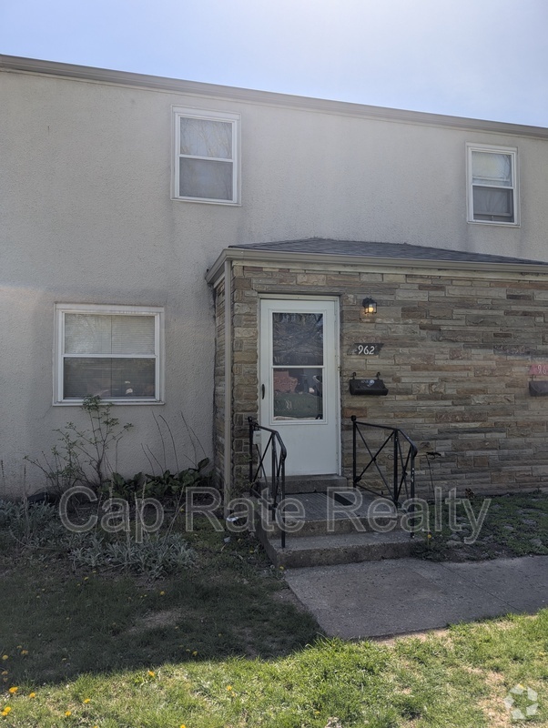 Building Photo - 962 Salisbury Rd Rental