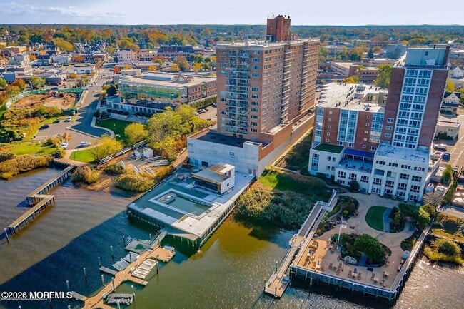 Building Photo - 28 Riverside Ave Unit 1N