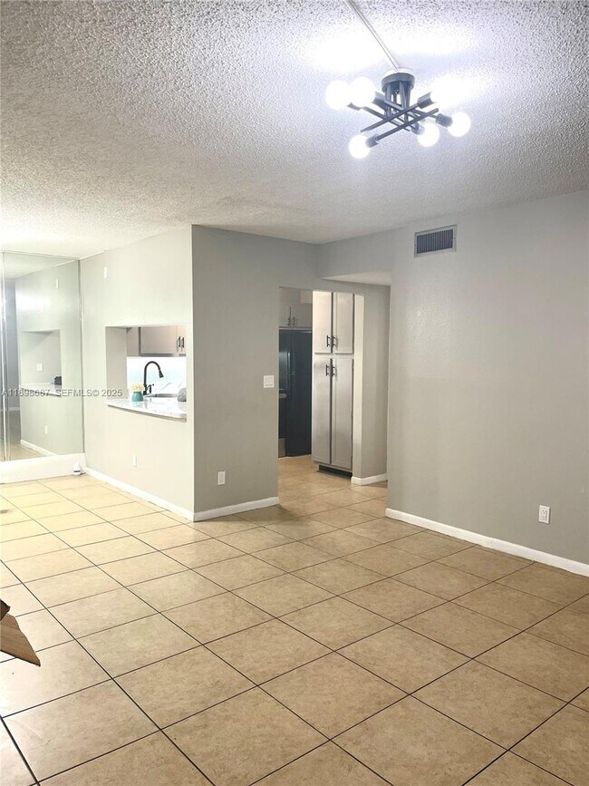 Photo - 8215 Sun Spring Cir Unidad 22