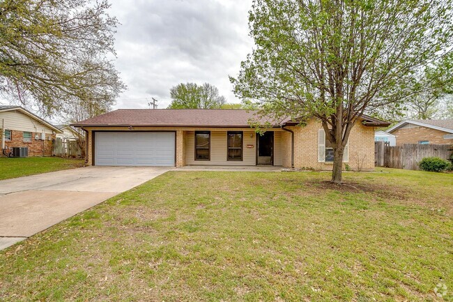 Building Photo - Awesome 4 bed, 2 bath in excellent neighbo... Rental