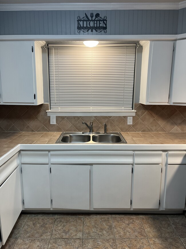 Photo - 2501 Havard Rd