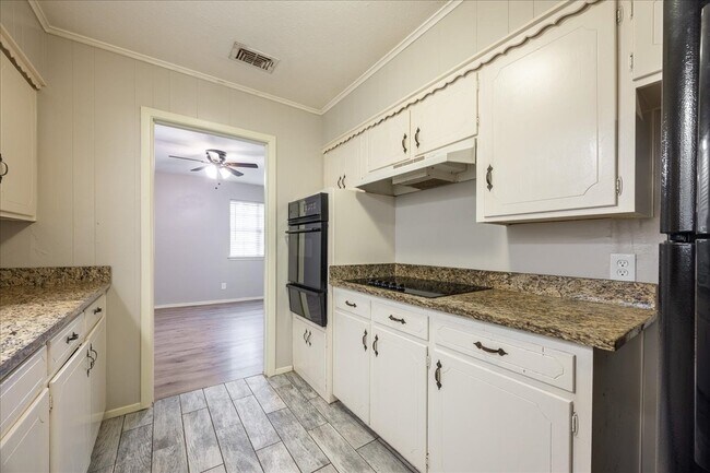 Photo - 1313 E Sherman Dr