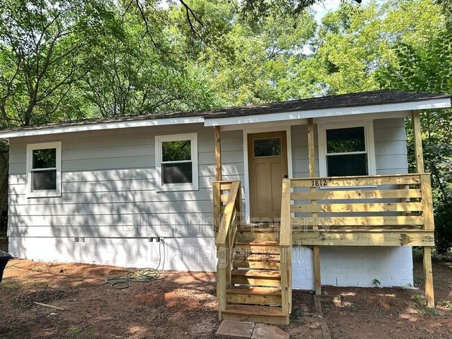 Building Photo - 1812 Crescent Ave Rental