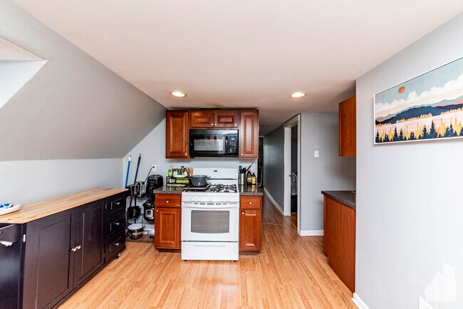 Photo - 1332 W Barry Ave Unit 3
