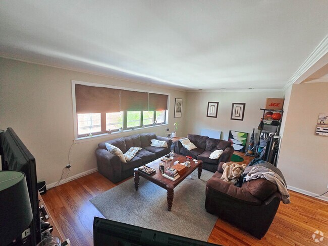 Building Photo - 303 Willow Ave Unit 1 Rental