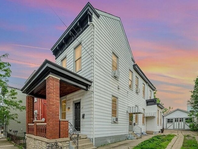 Building Photo - 907 Columbia St Unit #1