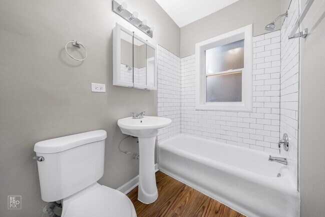 Photo - 1942 Lombard-4 Unit 4