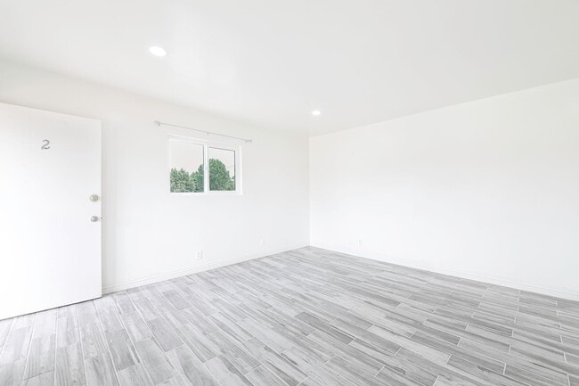 Building Photo - 248 E Norton St Rental