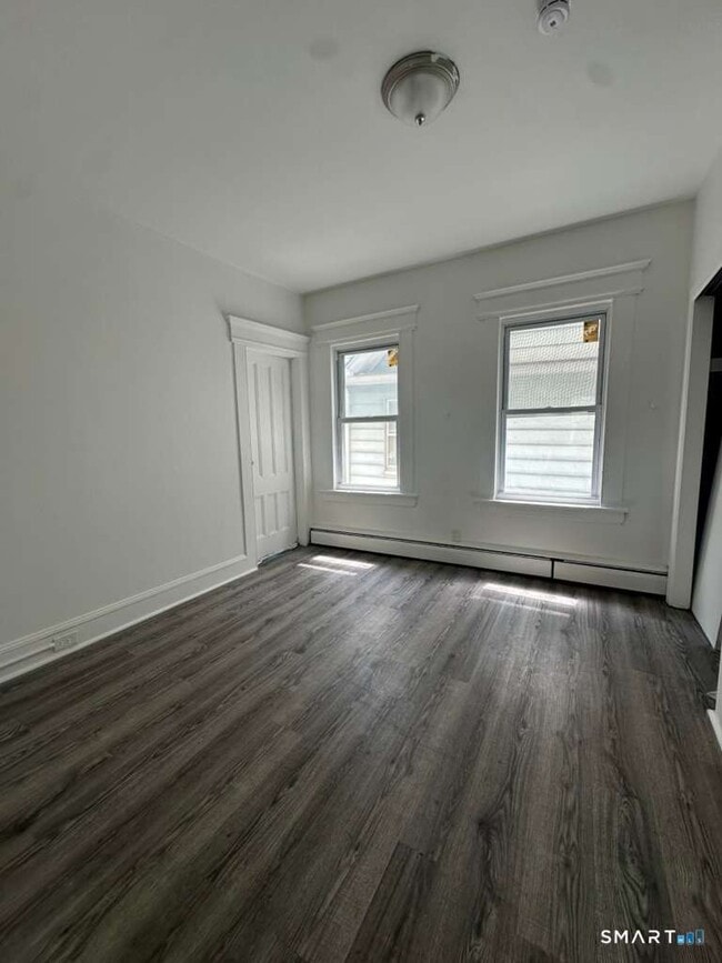 Photo - 690 William St Unit 2