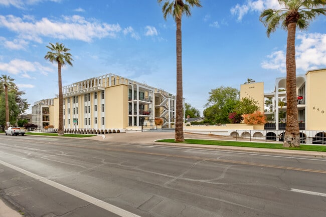 Building Photo - 6502 N Central Ave Unit B103