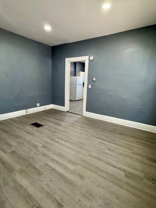 Photo - 1529 W 6th St