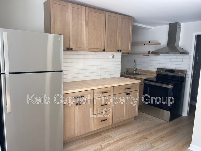 Building Photo - 25 Malta Ave Unit Apt 2