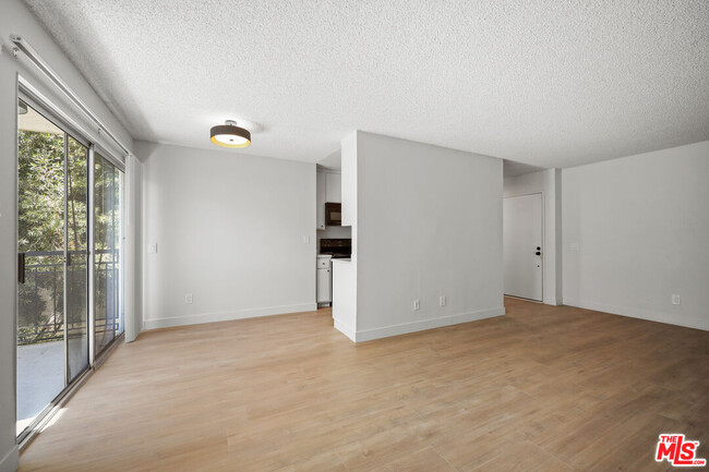 Photo - 1352 S Carmelina Ave Condo Unit 310