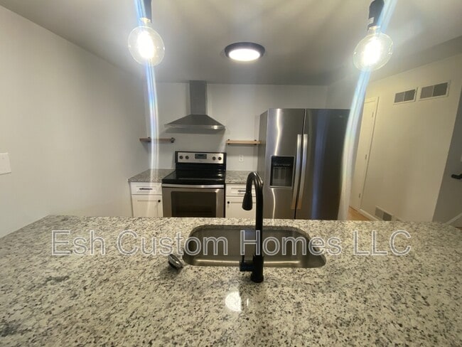 Photo - 235 Locust St
