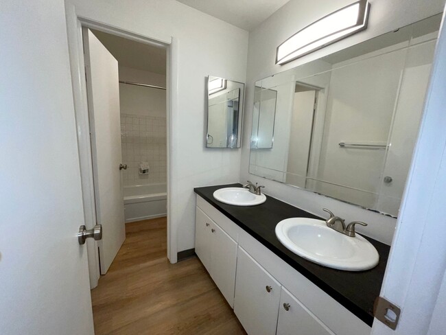 Photo - RENOVATED 2BD/1BA MILLWOOD APARTMENT | A/C | COVERED PARKING | PET FRIENDLY | AVAIL UPON REQUEST Unit 8911