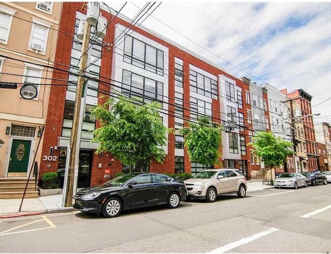 Building Photo - 302 Monroe St Unit 4D