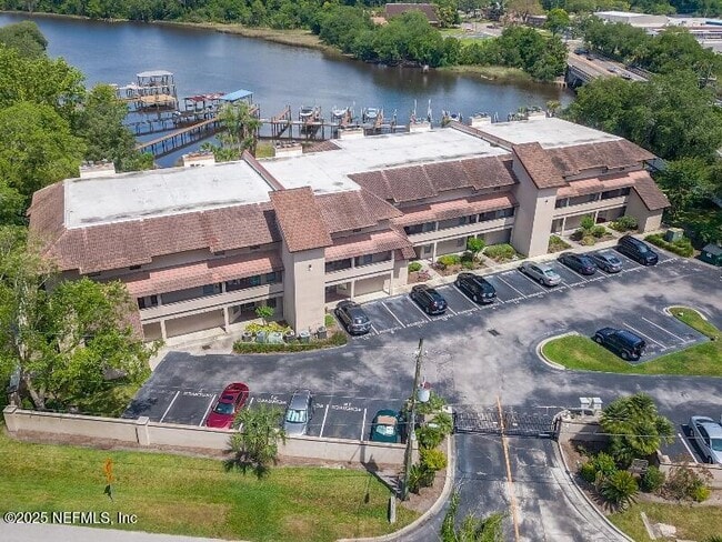 Photo - 1307 River Hills Cir E Unit 16