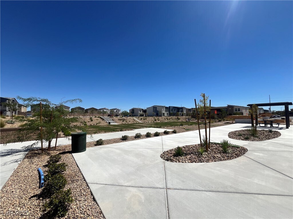 Photo - 6113 Hibiscus Gdn St