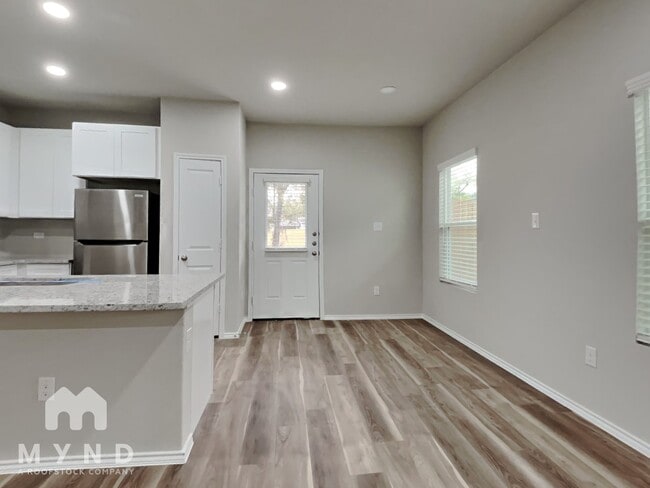 Photo - 1234 Shadwell Dr