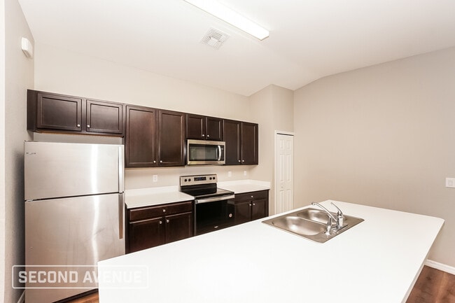 Photo - 5233 Farmington Ave