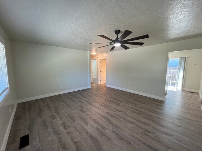 Photo - PRE1330 Unit #A