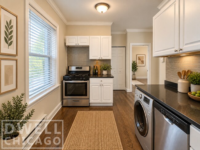 648 W Roscoe St Unit 648.5 #2N 1 Bed