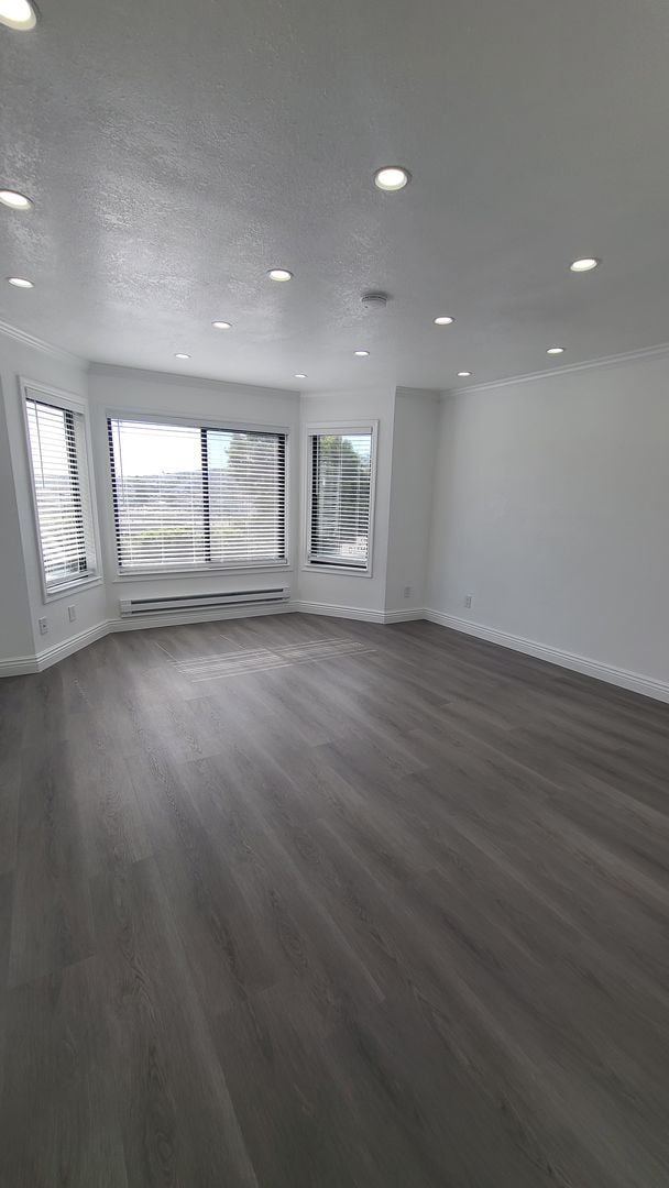 Building Photo - Full of light well located updated apt in Glen Park. Gustavo Lopez AMSI