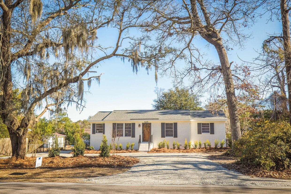 MYRTLE GROVE ROAD - Private boat ramp in n... - MYRTLE GROVE ROAD - Private Boat Ramp in n...