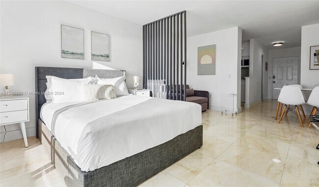 Building Photo - 7904 West Dr Unit 305 Rental