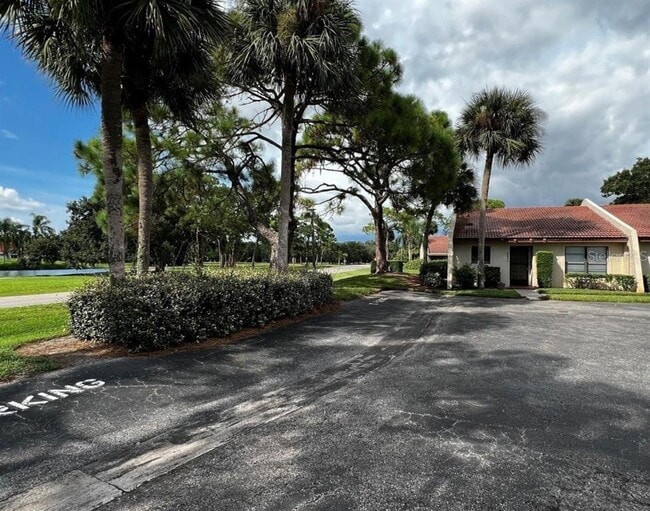 Photo - 3677 Longmeadow Dr Casa