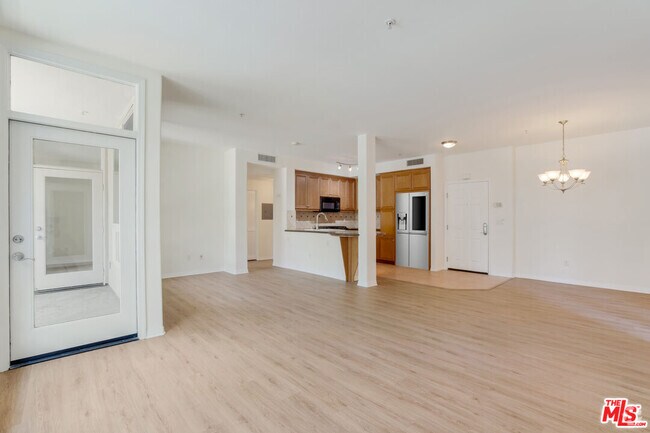 Building Photo - 13044 Pacific Promenade Unit 121 Rental