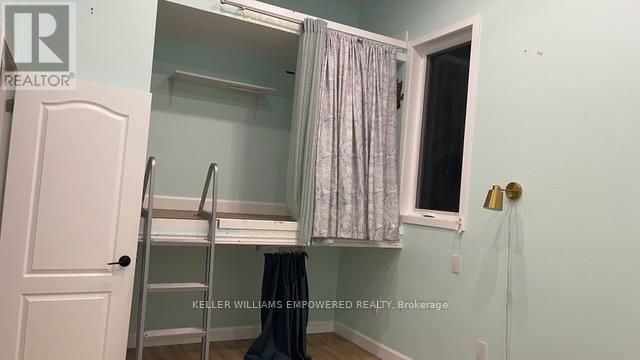 Photo - UNIT 2 - 2988 FIFTH LINE