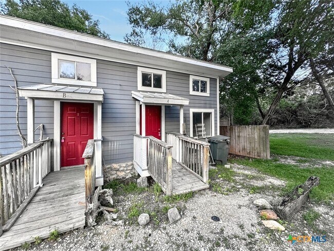 1108 W McCarty Ln