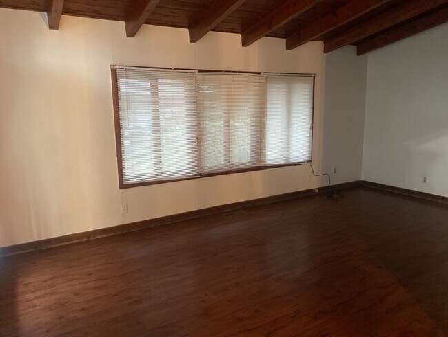 Photo - 2212 Rosemary Ln