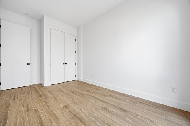 Photo - 379 Hawthorne St Unidad 3B