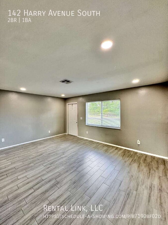 Photo - 142 Harry Ave S
