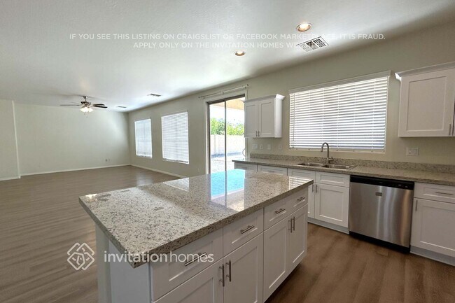 Photo - 11759 W Apache St