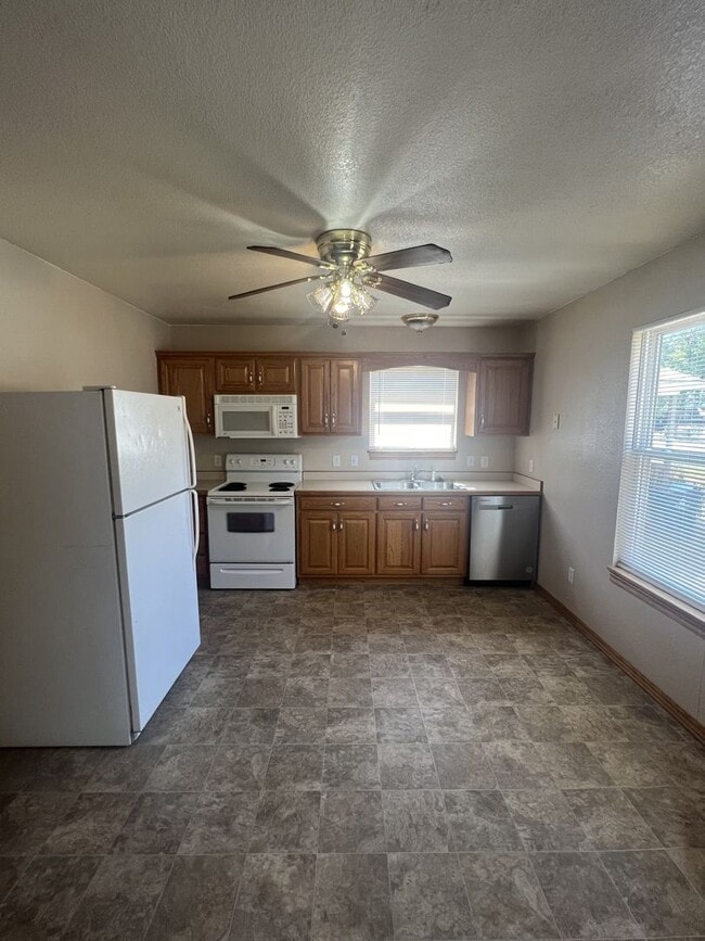 Photo - Spacious 1 Bedroom 1 Bath home in the heart of Carthage!