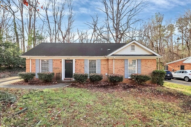 Building Photo - Beautiful Brick Three Bedroom Home!