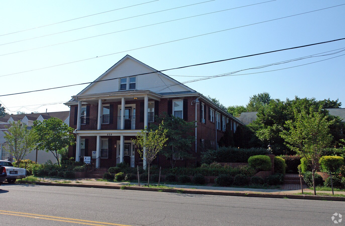 William Street Apartments - William Street Apartments