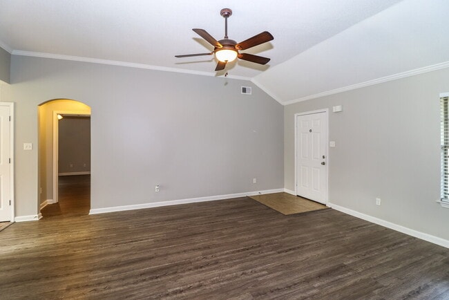 Photo - 1609 Sawmill Creek Ln