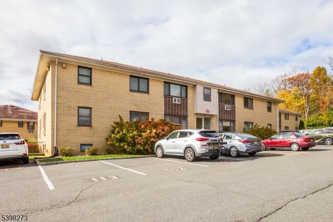 Photo - 263 Somerset St Unit E